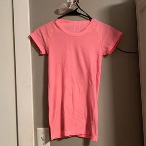 pink lulelemon work out top